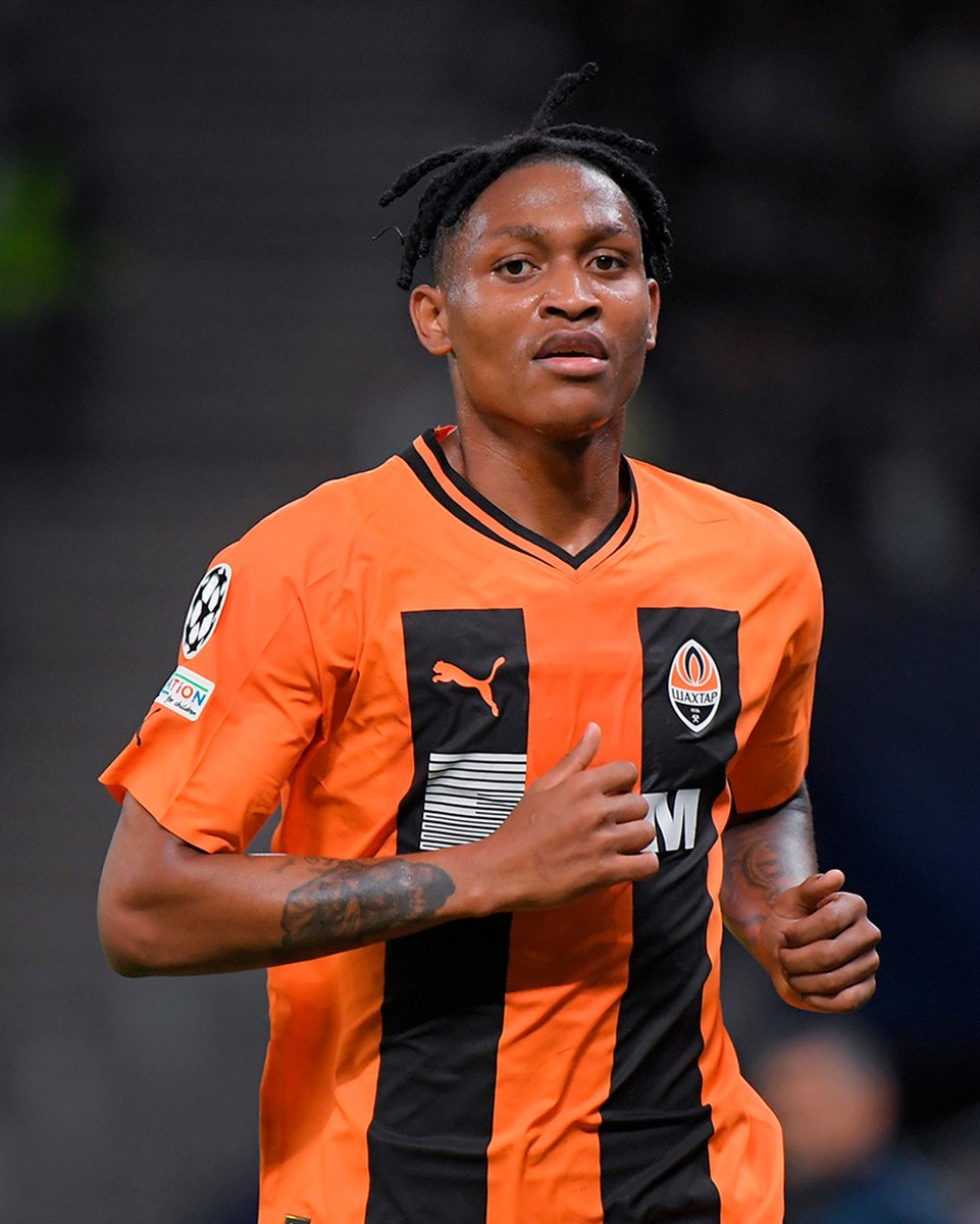 FCShakhtar_eng's tweet photo. ✅ Debut for Shakhtar ⚒
✅ Debut in the Champions League ⭐️

🧡 Novatus Miroshi 🇹🇿

#Shakhtar #UCL #Tanzania https://t.co/FAwvpCwEvq