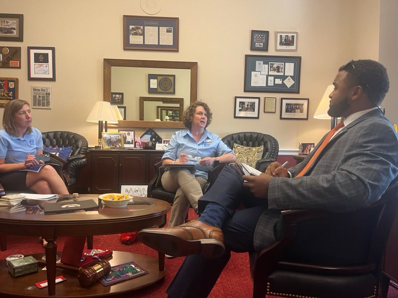 SchartnerBeth's tweet photo. Always an honor to attend #CancerLobbyDay with American Cancer Society Cancer Action Network (ACS CAN) - Missouri to share my story with Legislators and the importance of early detection and more funding for cancer research. 

#ACSCAN https://t.co/TWmZUPzQf5