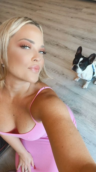 OnlyFans https://t.co/u3IOstn0SM https://t.co/GyKY7Z8O4W