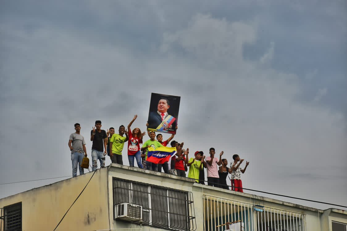 genkerve_psuv's tweet photo. El Pueblo de la Parroquia Santa Bárbara desbordó las calles de Ciudad Betania en el Municipio Tomas Lander en apoyo al Presidente @NicolasMaduro 

Solo el pueblo salva al pueblo, la consciencia nuestra nos hace grandes. 

#MaduroEsVictoriaSegura https://t.co/XZO2jvCRrj