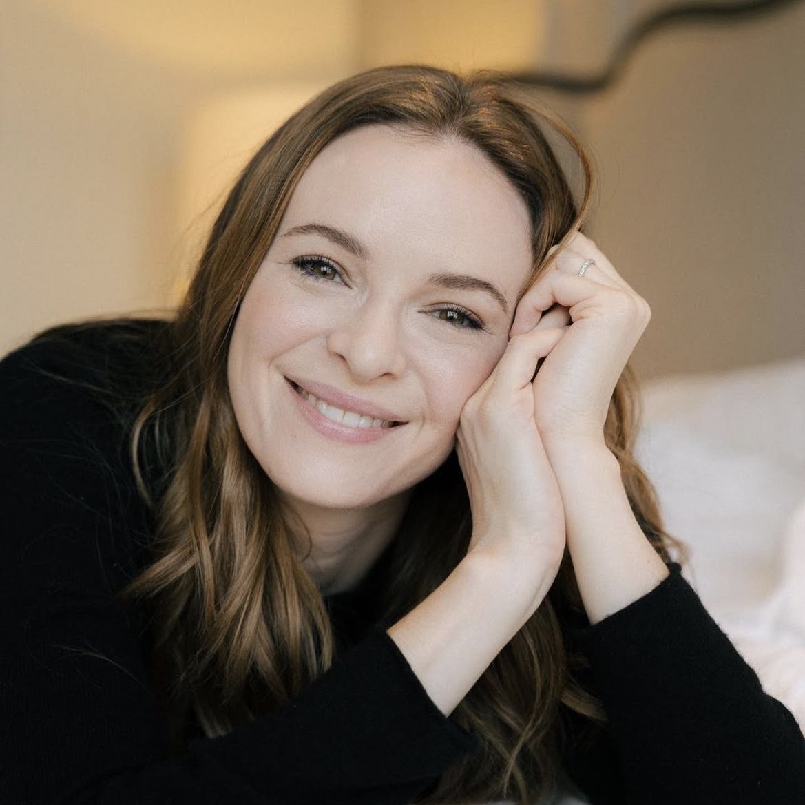 DPanabakerBR's tweet photo. Danielle Panabaker completa 36 anos hoje! ❤️ https://t.co/WKiS7YaDHi