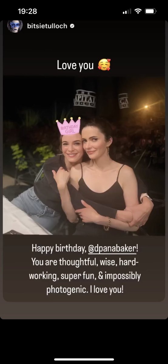 DPanabakerBR's tweet photo. Danielle via Instagram, repostando as felicitações de amigas, Bitsie Tulloch, Dani Nicolet e Kayla Compton. https://t.co/mOYrhJJ6Bx