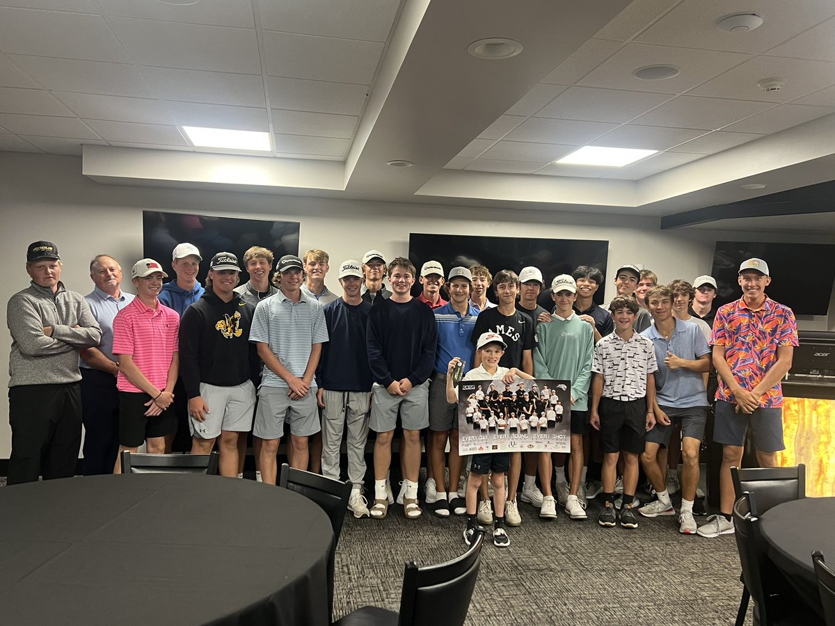 ACHSBoysGolf's tweet photo. The Jag Golf team had a very special guest come for practice today.  Stryker, our biggest fan, came to get his Jags Golf poster signed and hang out with the Jags. 🐾

Thank you so much for coming to hang out today, Stryker! 

Future of Jag Golf ⛳️ https://t.co/SP3wtKGQlw