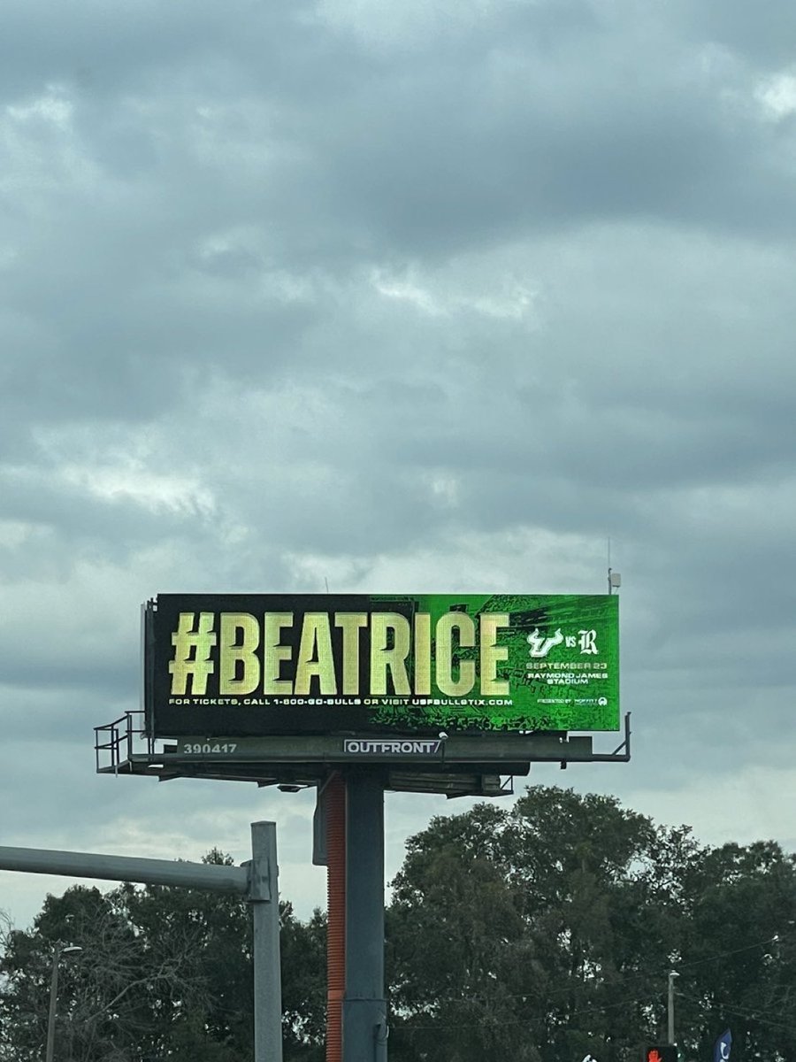 usfFootball tweet media