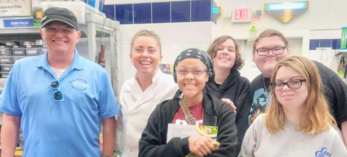 Bridging Culinary <a href="/CulinaryVegInst/">CVI @TheChefsGarden</a> with smiling faces.  Team did great with much gratitude to all for a powerful experience, especially <a href="/jenncancook/">Jenn Thomas</a> for all the help!
