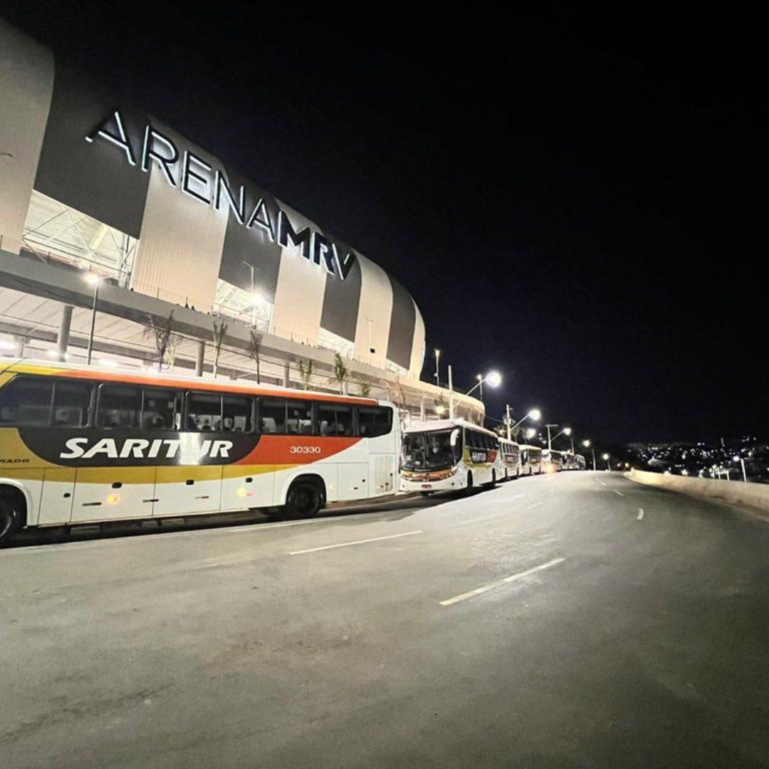 ArenaMRV's tweet photo. 🚍 A linha 1313 está te esperando! Garanta já seu lugar no Conexão Arena MRV, nosso transfer que parte de 8 pontos estratégicos em BH e Nova Lima. Sócios GNV e da Arena MRV pagam só R$45 (ida e volta). Não perca essa carona em busca da vitória! 🏟️🚌🔥

https://t.co/KozzE4xaBu https://t.co/xRk5QVUr6C