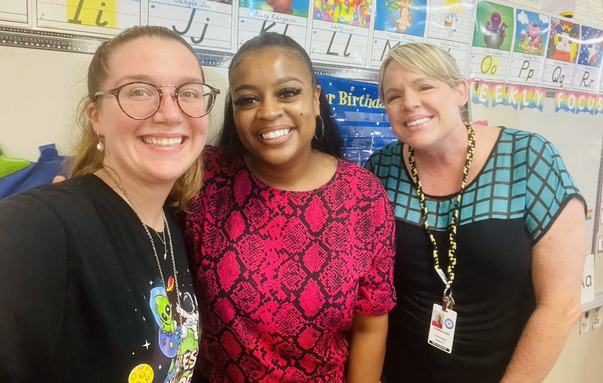 DarcieEdwardsMS's tweet photo. It was so great to see our Pre-K Cubs today and teach them about #OptimisticThinking.  It was also awesome to see our Pre-K teachers! 💚💙 @HumbleISD_RCE https://t.co/tBYTfNeFml