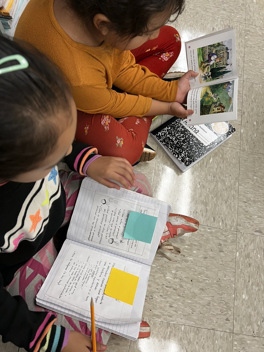 Michelle03748's tweet photo. Putting reading workshop(el taller del lector) into practice today by highlighting characters and setting. @north_dover @PublicDover https://t.co/pF6OWI5jS4