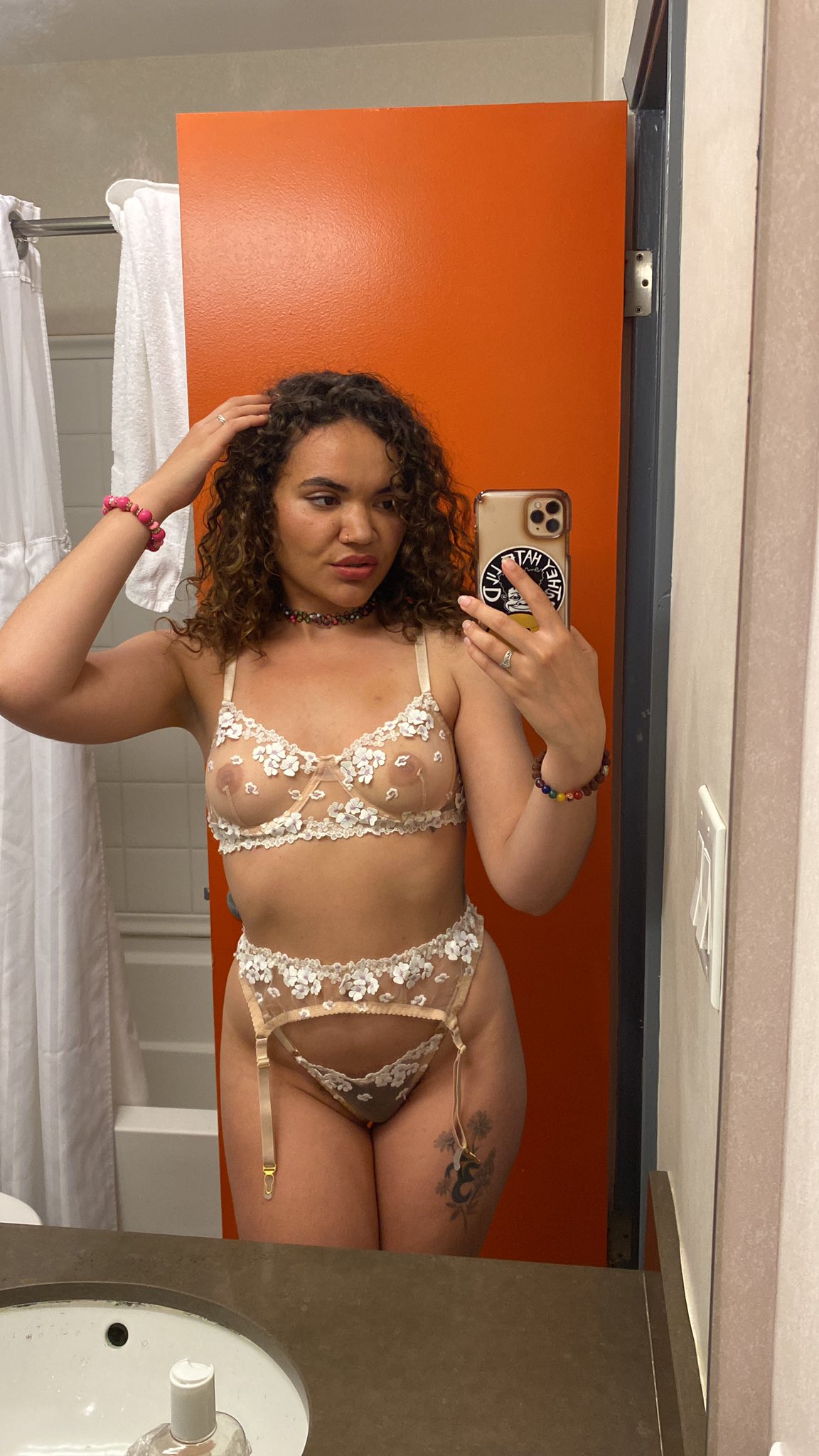 3 pic. Come fuck my brains out? 😋💕 https://t.co/w0fRxFrcjR