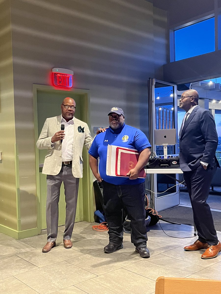 Cyd_L's tweet photo. Congratulations to #CEAL_DMV partners Young Successful Leaders, RICH Foundation, SONS of Phoenix &amp; @JHUNursing @ictrjhu #CHW Donald Young for receiving citations of appreciation from #Baltimore City Councilman @CMTonyGlover &amp; Winn Waste Management tonight. #InvestinCommunity https://t.co/dZeFIEw8St