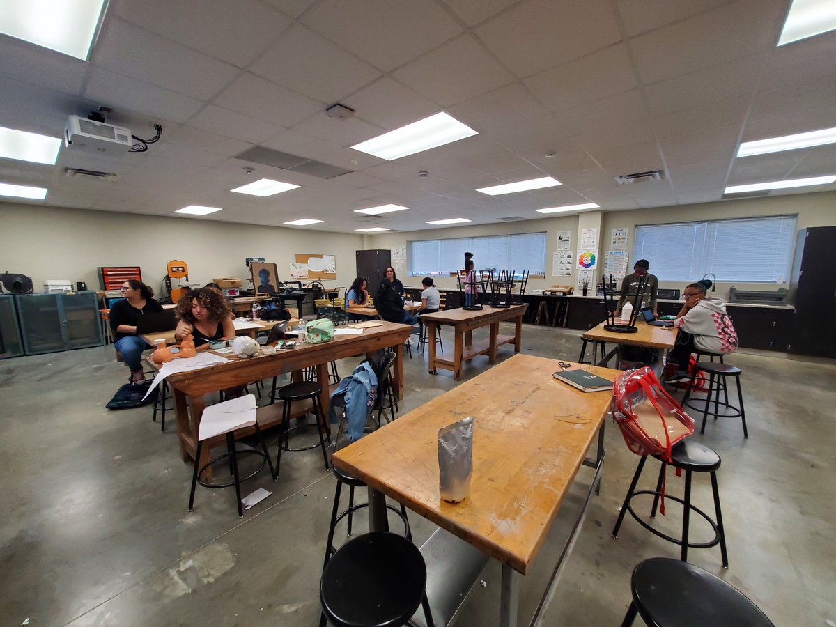 NAHSCarver's tweet photo. NAHS Meeting 9/19/23
Today's meeting was very laid back as members worked on art assignments. Next meeting we will be voting for officers, make sure to be there‼️
.
.
.
.
.
#carverpanthers🐾🐾 #nahs #carverhighschool #carvernahs #carverpanthers #nationalarthonorsociety https://t.co/Iy0xBnMgkh