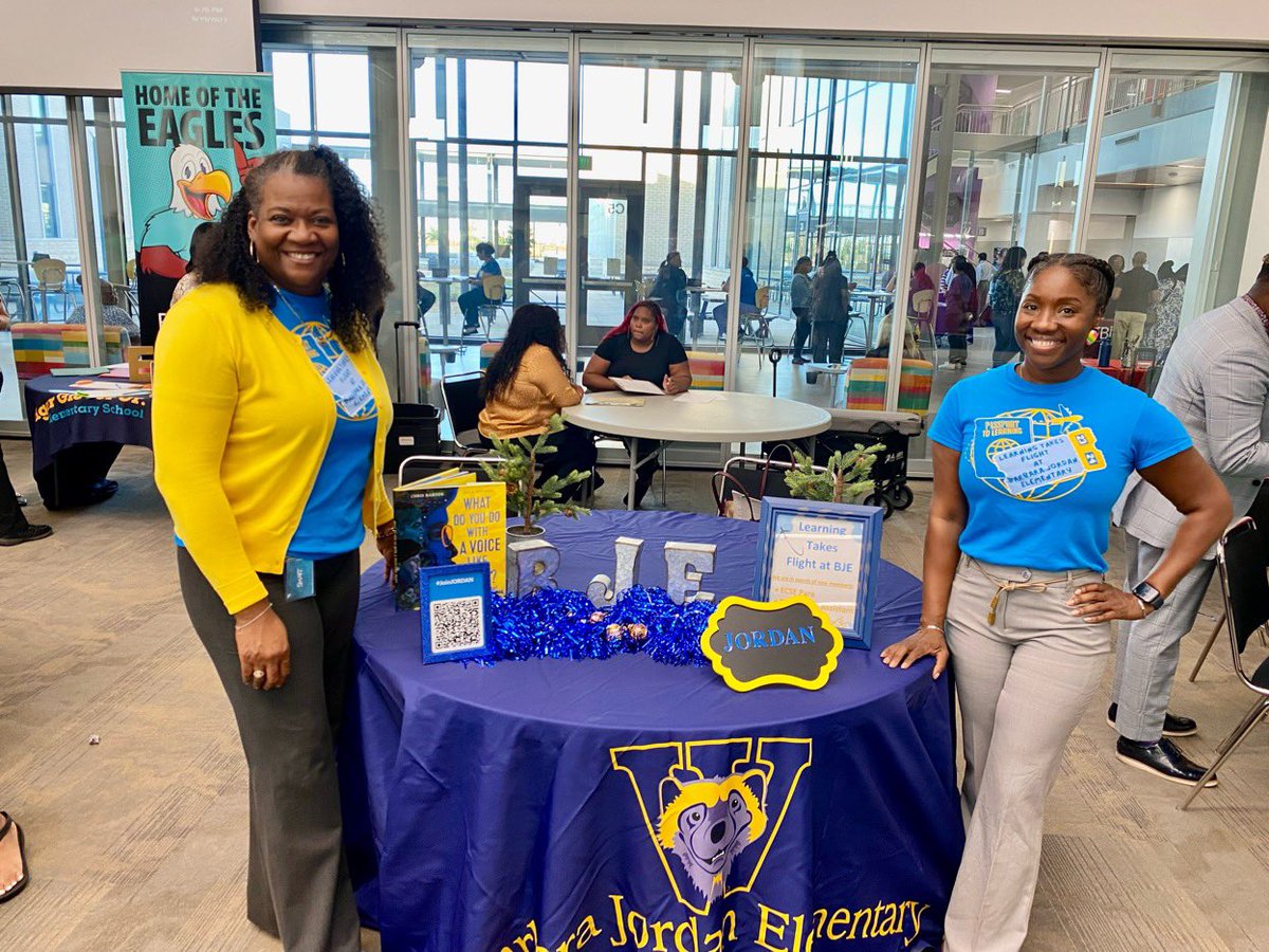SWmyles_'s tweet photo. Meeting perspective new crew members at #TouchdownForTopTalent 🐾! @FortBendISD #WolverineProud #LearningTakesFlightatBJE https://t.co/0pvC7s3uCb