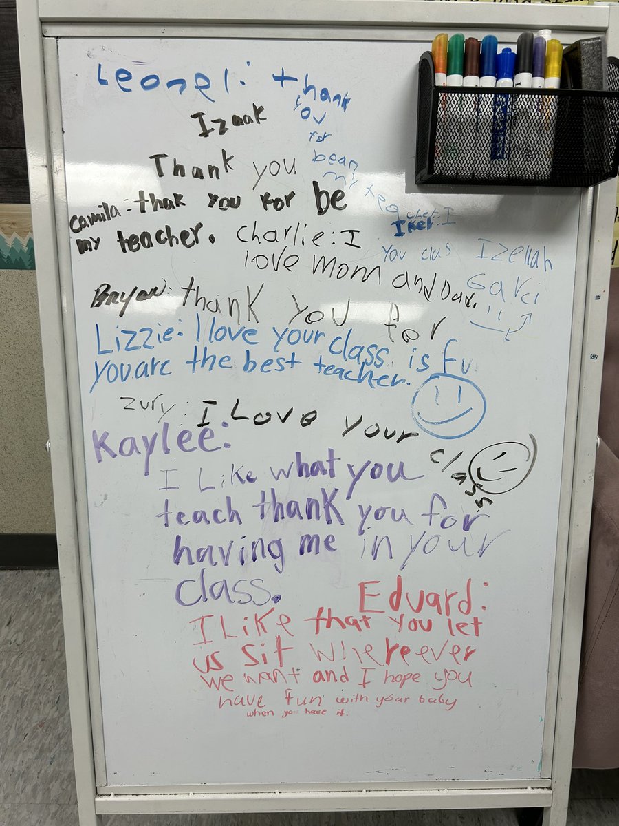 Ndele_teach's tweet photo. Open House shenanigans @Carter_AISD 
The parents and students loved our scavenger hunt! #MyAldine https://t.co/yFenZyH7Fb