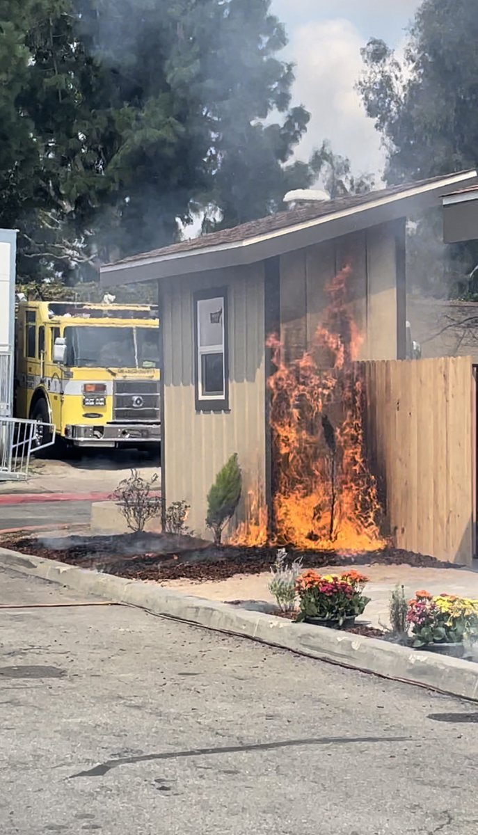 This week, @IBHS_org, @CAL_FIRE and @CDInews collaborated to demonstrate how science-based actions – specifically a noncombustible Zone 0 – identified in IBHS’s Wildfire Prepared Home program can meaningfully reduce a home’s #wildfire risk. Learn more at ibhs.org/ibhs-news-rele….