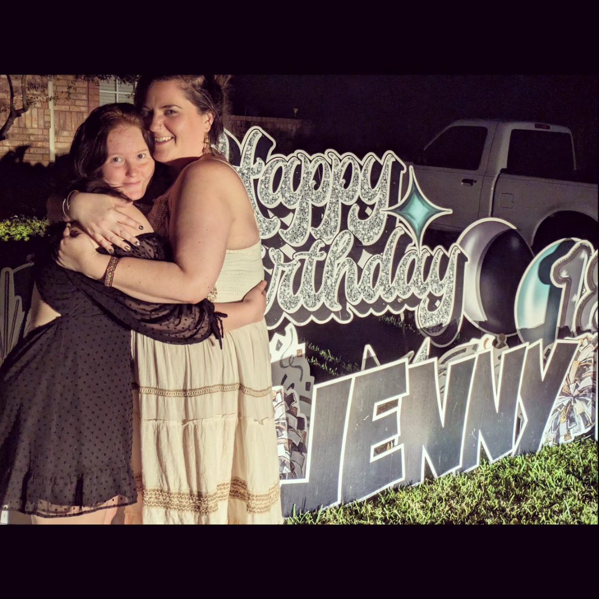 Jessperanza's tweet photo. I don't know how It's possible, but my beautiful, strong, sassy, smart, brave, kind, creative, Heart Ring baby sister is EIGHTEEN today.

Happy birthday, little girl.

You are my favorite. ❤️ https://t.co/Gn51MguE8p