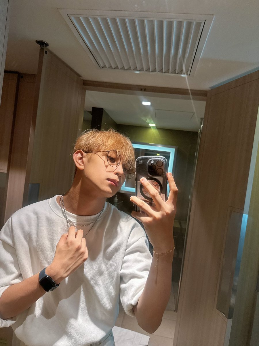 HORI7ON_twt's tweet photo. [🐰] 💙💜

#HORI7ON #호라이즌 #MARCUS #마커스 https://t.co/rRQyCqXCrT