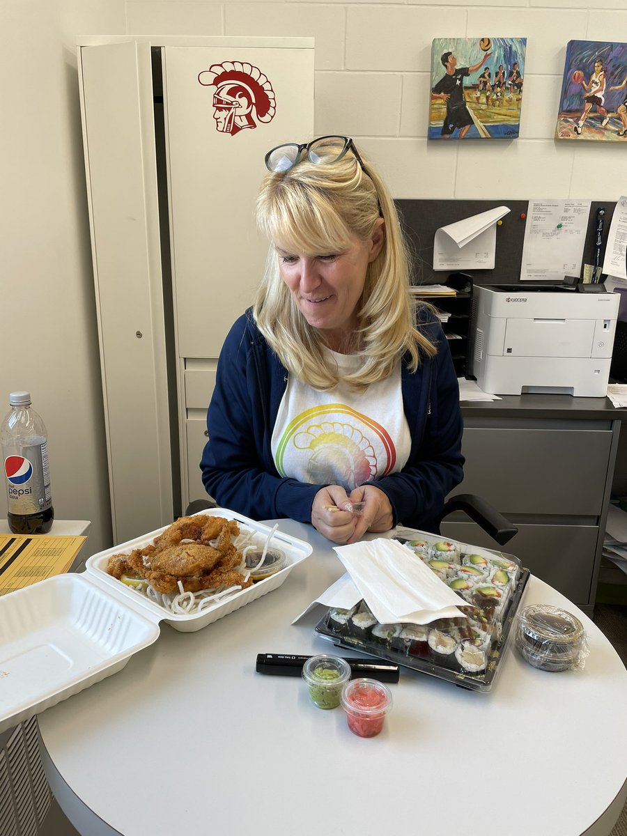 Today, we bid farewell to a true Titan <a href="/SHSWpg/">ShaftesburyWpg</a> Mrs. Girard is retiring after 14 years at SHS❤️. We came together 13 years ago as strangers sharing the goal of serving the students and staff at SHS, we part ways as true friends and part of an amazing team! #ForeverTitan ❤️🥰