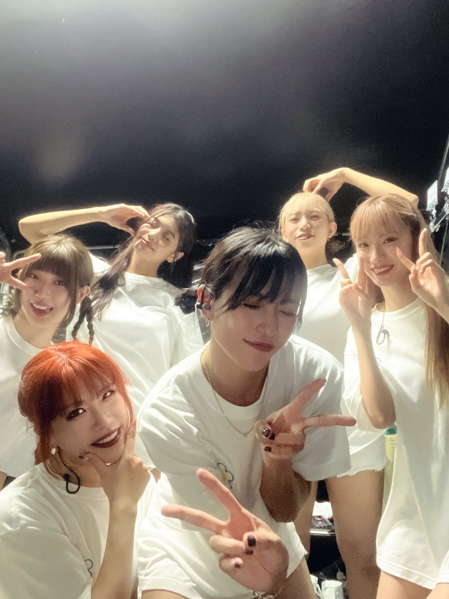 maru__rina's tweet photo. 🌈
久しぶりにNiziUのみんなとステージでした🫧全ての公演完走おめでとう🥹

#NiziU #ニジュー #니쥬 
#NiziU_tour #ココ夏Fes #COCOnutFes https://t.co/W5W5VPA9hC