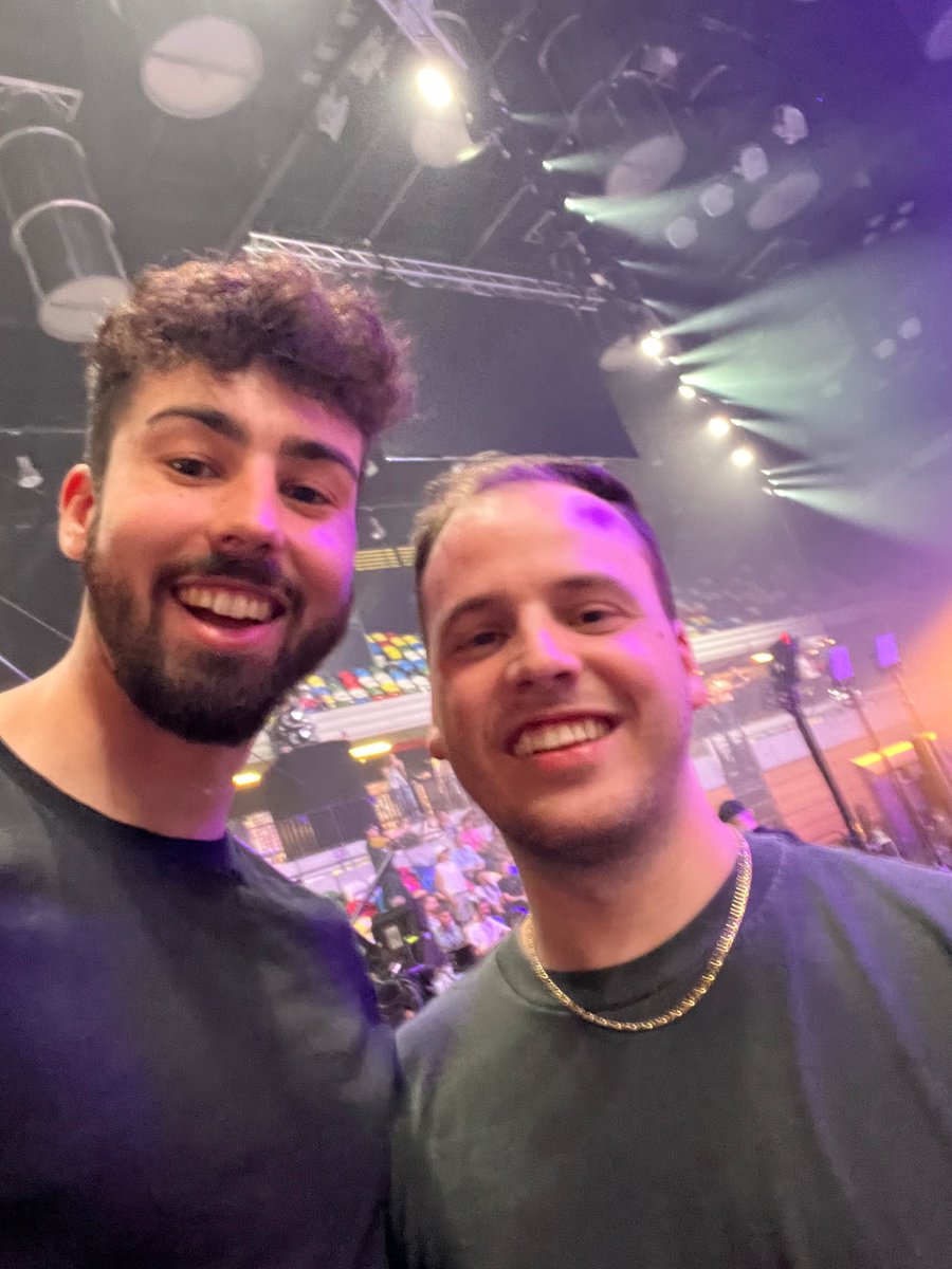 iSTRAFERuk's tweet photo. @HusKerrs Was a pleasure to meet you! https://t.co/2UQRppKWfp