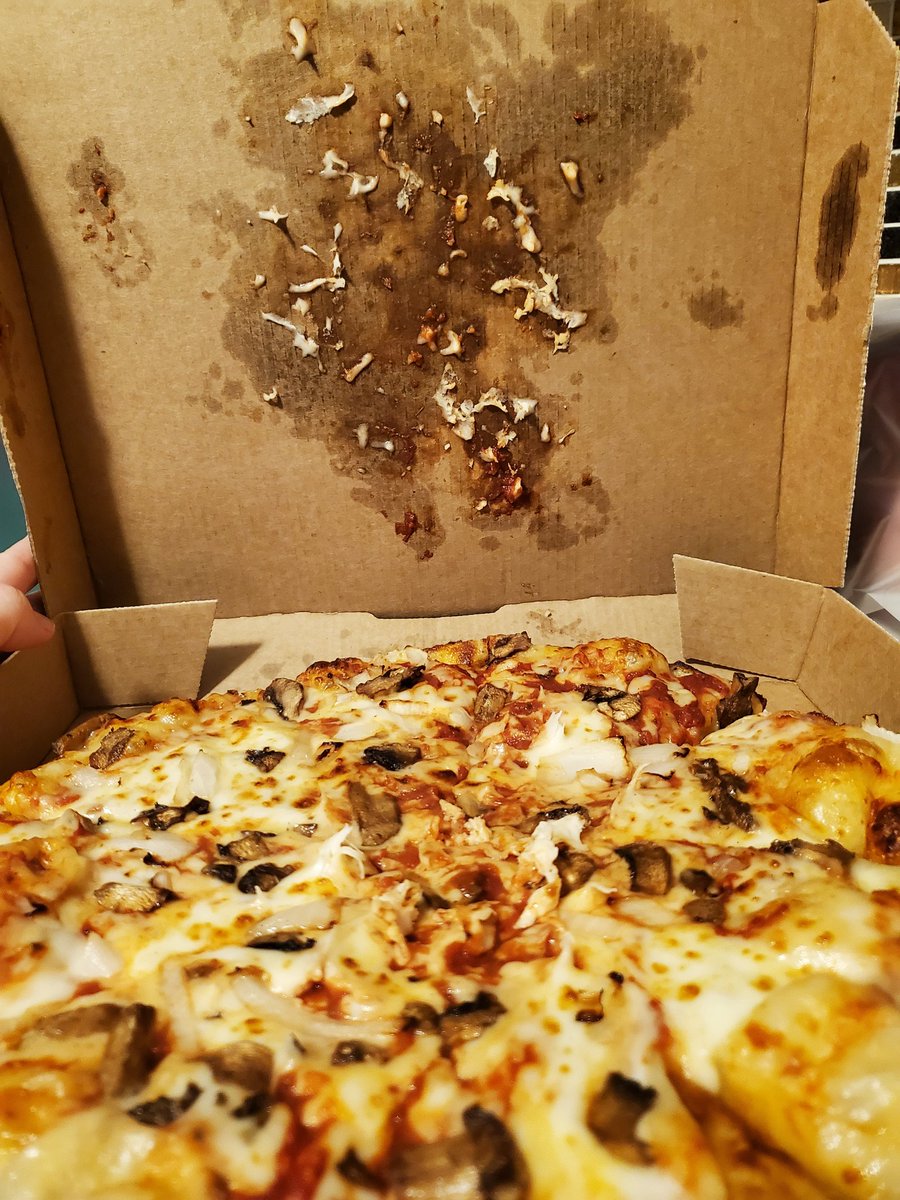 KCDiz's tweet photo. @dominos please tell your people to stop putting pan pizza boxes on the bottom of the stack when they deliver. This is every. time. And its my favorite crust. 😫 https://t.co/bQIjRYK4ip