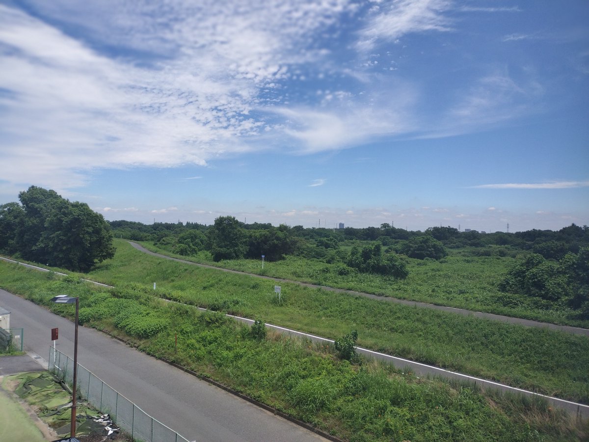 koutokusha's tweet photo. 厚徳社です。九月も下旬に入り、まだまだ厳しい残暑が続いていますが、秋の訪れが待ち遠しいこの季節、私たちも皆様のビジネスをサポートします。よろしくお願いいたします。

#印刷
#デザイン https://t.co/LQypFRGQ4x
