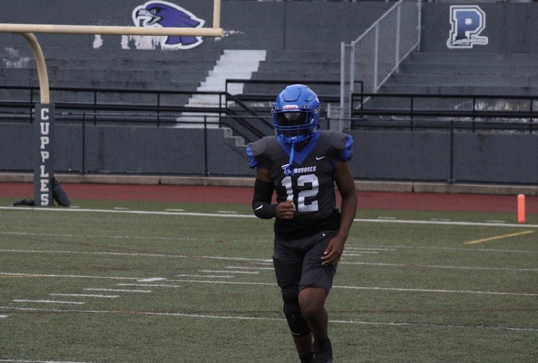 LataeLittlejoh2's tweet image. hudl.com/v/2Ln44U mid season film🔥🔥👀 @coachtaylor412 @Karioo2xs