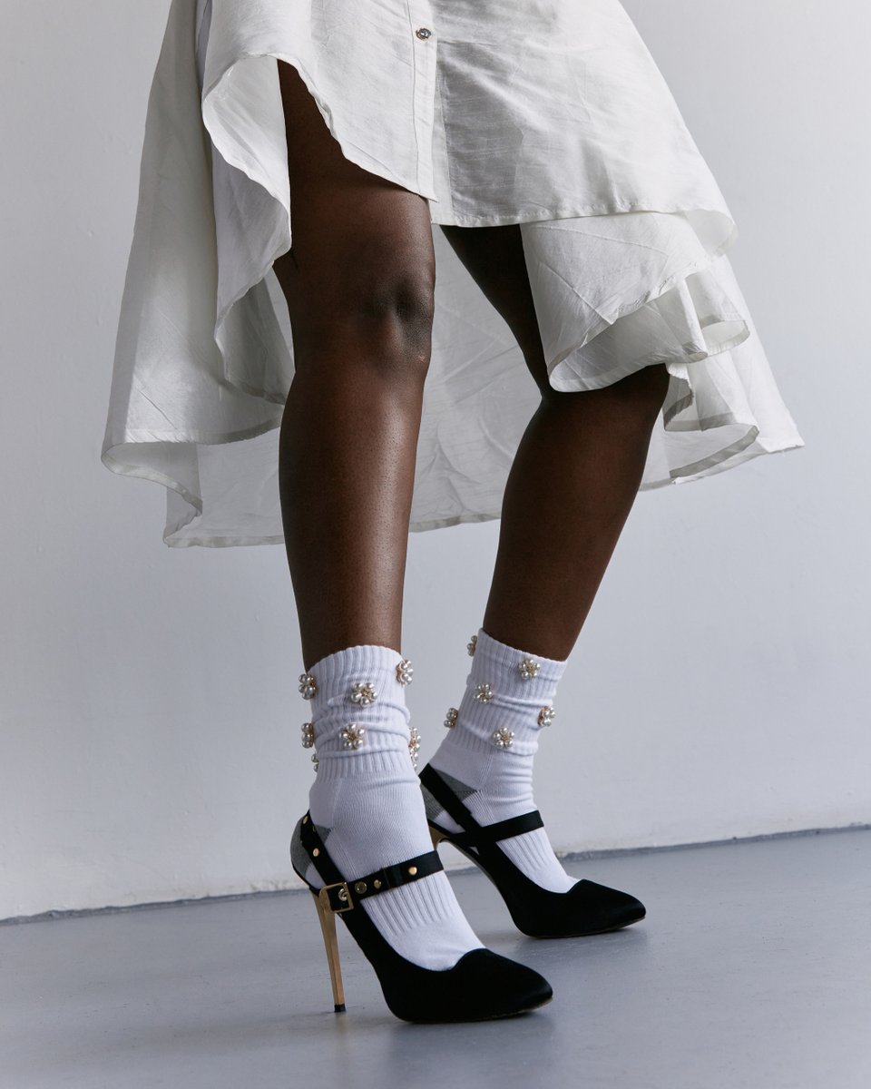 GLINTXBRAND's tweet image. Socks that speak louder than words. 🗣️

#glintxstatement
#statementsocks
#glintxbrand