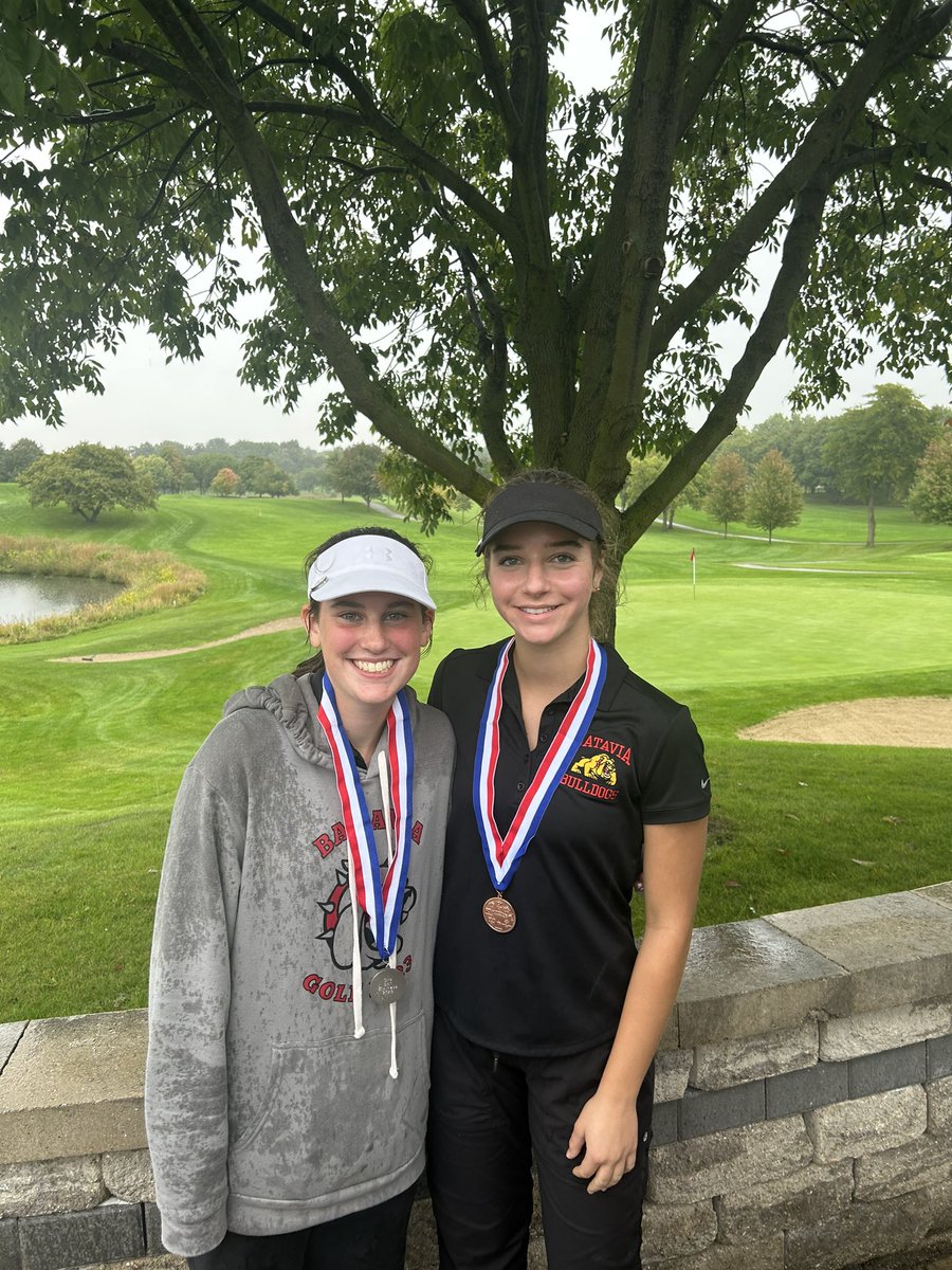 LadyBulldogGlf's tweet photo. Great day today at Conference today!  In rainy conditions, the girls battled through and competed against great talent!  Mandy Naylor takes 3rd and Avery Sheehan takes 2nd for Varsity!  Abi Edwards takes 10th while Maddie Celing takes 2nd for JV!  Great job! https://t.co/d54QRajiCJ