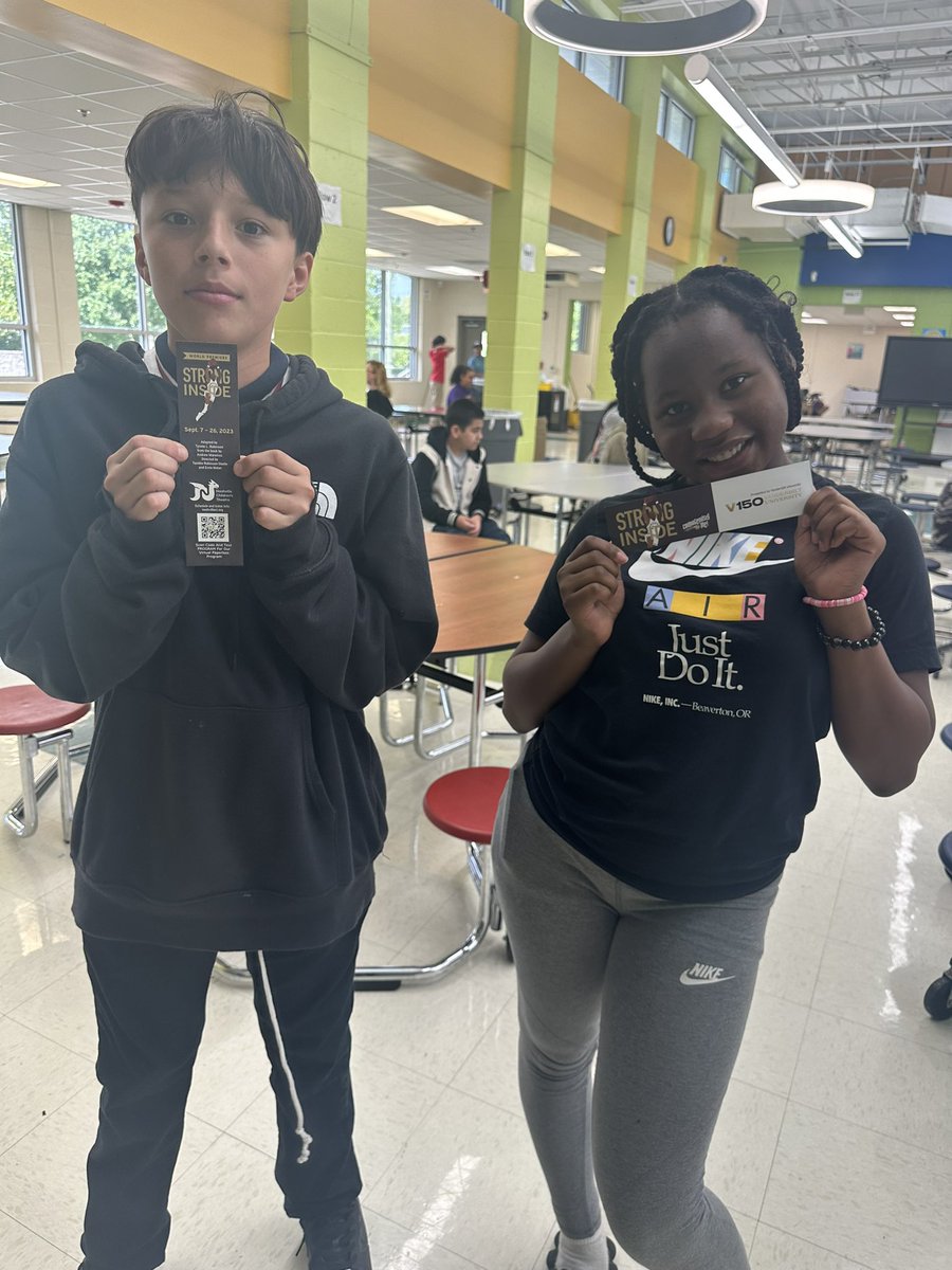 Coach_VThomas's tweet image. My 8th grade babies did a phenomenal job representing @AntiochMSBears at @NashChildThtr &amp;amp; the play #stronginside was amazing!!! We really enjoyed ourselves and the real world connection to Nashville history 🤯!!!💙💛