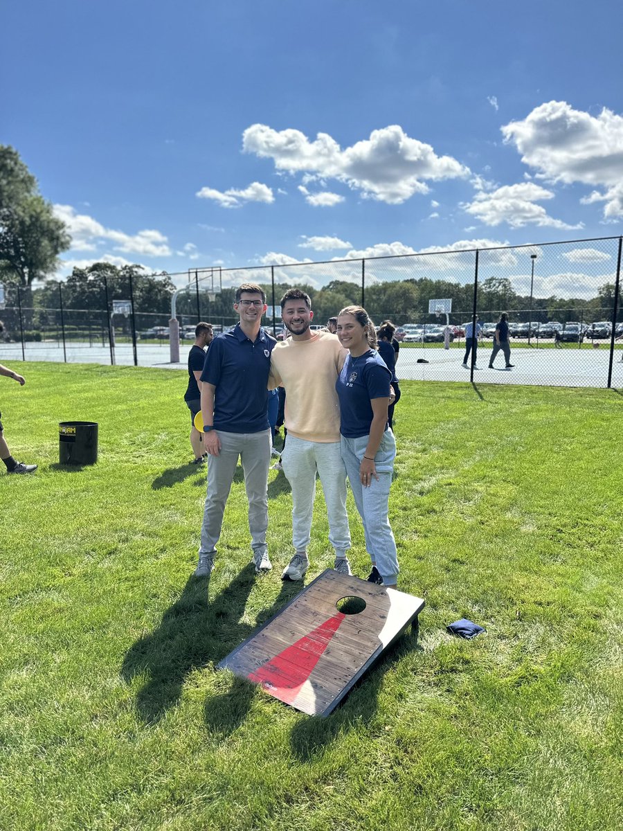 NyitShp's tweet photo. Beautiful day for our Annual Welcome Back DPT students event. #SHP #NYIT #NewYorkTech #PhysicalTherapy #DPT #GetOutside #PTSchool #WelcomeBack https://t.co/Znly9Coc5D
