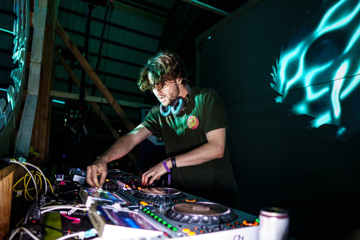 itscopycatt's tweet photo. Couldn’t have asked for a better first show. You guys were so much fun. Also no complaints in my inbox about the Kim Possible remix so I think it’s staying in the set list?
🎪 - @InfrasoundFest 
✨ - Arkitekt
📸 - Ethan Klement https://t.co/ZUIWPKuUZN