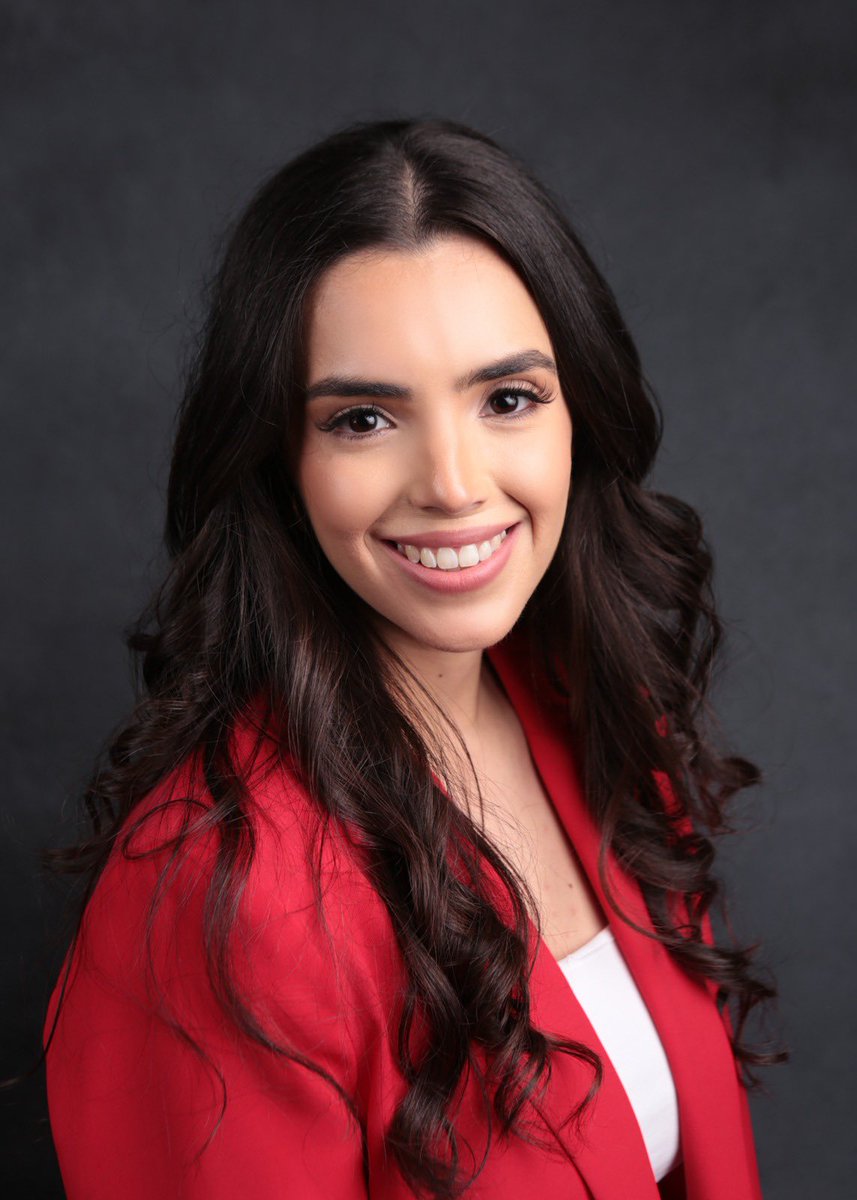 Hi #MedTwitter 👋🏻 my name is Andrea C. Barrera. I am a proud 🇲🇽 IMG applying to #Psychiatry this #Match2024 Passionate about CAP, community psychiatry, & mentorship. My mission is to reduce mental health stigma. Excited to connect with programs and colleagues @hispanicpsych