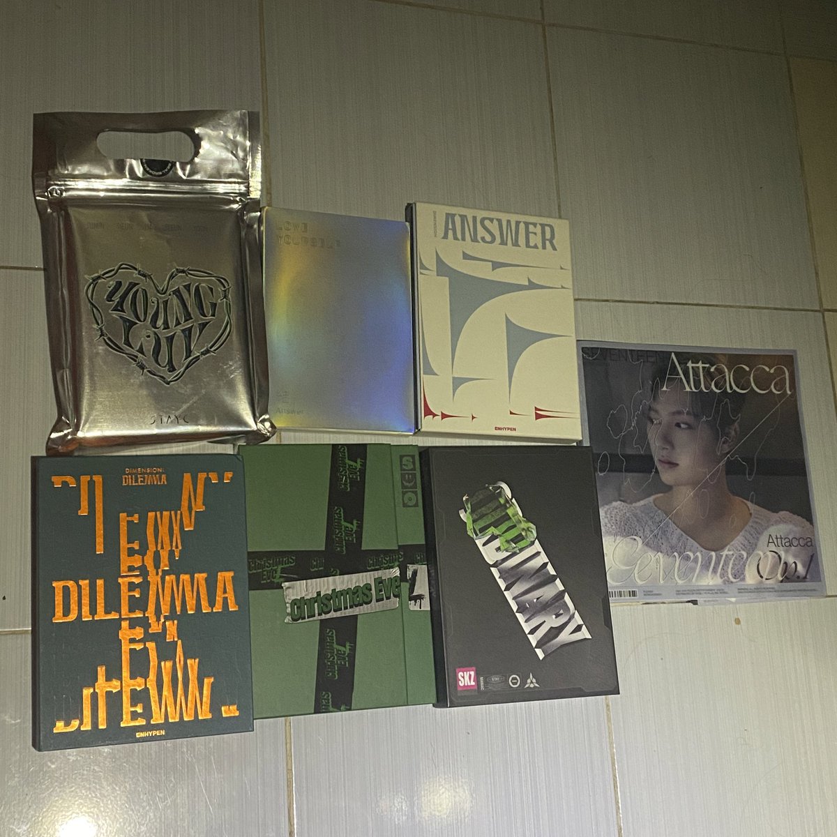pshc4rtz's tweet photo. WTS LFB UNSEALED ALBUMS ONHAND

- prices (80-120 php)
- some are w posters tinamad lang aq ipic

check thread for inclu !!

# stayc enhypen bts skz svt unsealed albums https://t.co/3sfidNS1L7