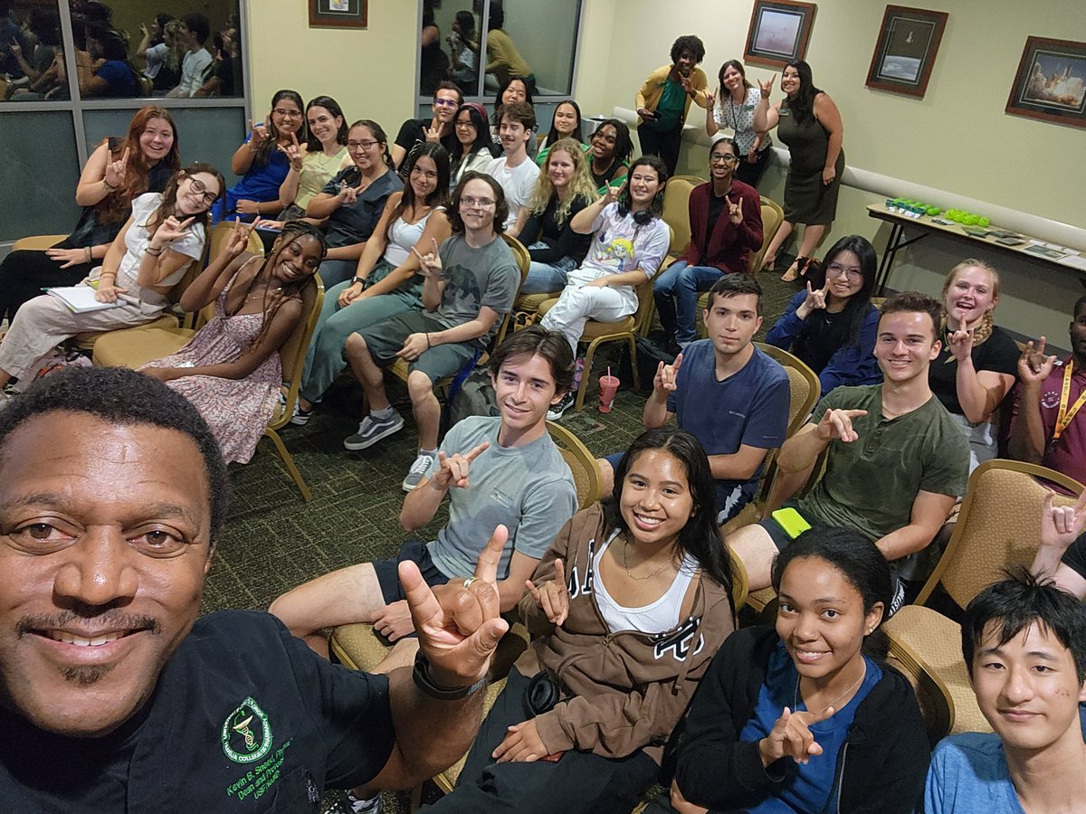 KevinBSneed's tweet photo. The @USFCOP #BulletTrainToTheFuture tour is off to a Fantastic Start!🚄 The #Energy from the @usfprepharmacy Society at the @USouthFlorida campus was Truly unchartable!
🔥⚡️💥 They are truly the  #FutureOfPharmacy!  👩🏻‍⚕️👨🏾‍⚕️👩‍🔬 #JoinUs #ITEHC https://t.co/08FwVxlB5a