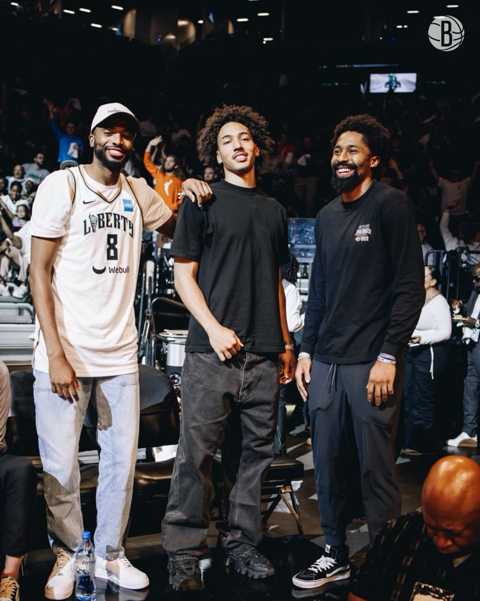 BrooklynNets's tweet photo. 🗣️ LET’S GO @NYLIBERTY https://t.co/PJt0TQB3Ml