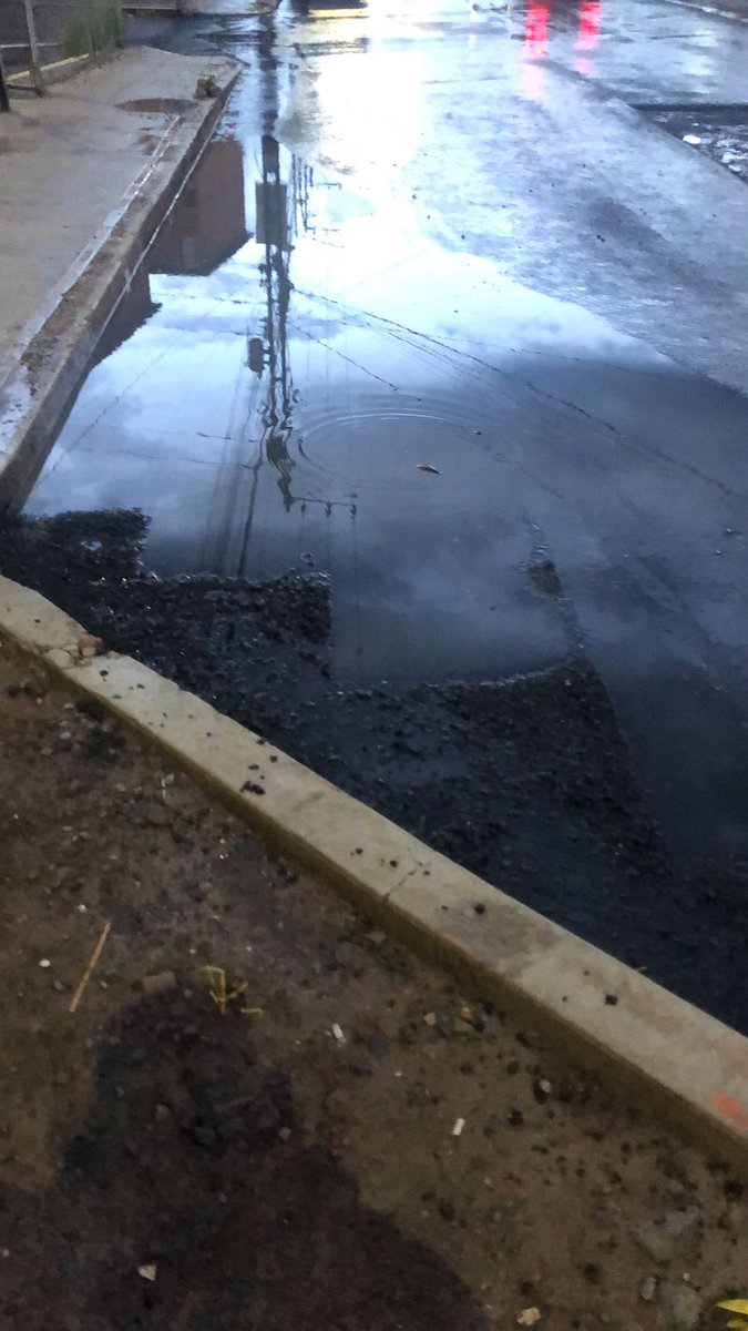 DomRichm's tweet photo. Buenas tardes! Solicitamos apoyo, reportamos la rehabilitación de la #95Pte entre Blvd Carmelitas y #UEMAC a quien corresponda! @eduardorivera01 @InfraPue @PueblaAyto están encarpetando mal se inunda con el nuevo material @Colono_Alerta @ConyCespedes @agusVT812 @RupiReportero_ https://t.co/CHKEaS5t4o