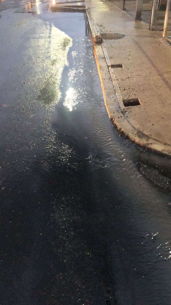 DomRichm's tweet photo. Buenas tardes! Solicitamos apoyo, reportamos la rehabilitación de la #95Pte entre Blvd Carmelitas y #UEMAC a quien corresponda! @eduardorivera01 @InfraPue @PueblaAyto están encarpetando mal se inunda con el nuevo material @Colono_Alerta @ConyCespedes @agusVT812 @RupiReportero_ https://t.co/CHKEaS5t4o