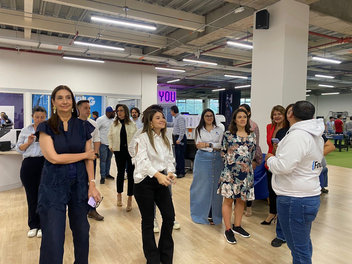 <a href="/TarazonaPinzon/">Diego Tarazona P.</a> <a href="/Campuslands/">Campuslands</a> <a href="/Jp_Remolina/">Juan Pablo Remolina</a> <a href="/cajasan/">Cajasan</a> <a href="/ESSAGrupoEPM/">ESSA | Grupo EPM</a> <a href="/GRUPOSURA/">Grupo SURA</a> <a href="/SegurosSURAcol/">Seguros SURA Colombia</a> <a href="/ZFSantander/">Santander Offshoring & Outsourcing Park</a> <a href="/tomvargasortiz/">Tomas Vargas</a> Agradecemos a las 85 personas aproximadamente, que asistieron al evento de  <a href="/Campuslands/">Campuslands</a>.

Conozca la agenda de esta experiencia y reviva algunos momento del recorrido👇📸