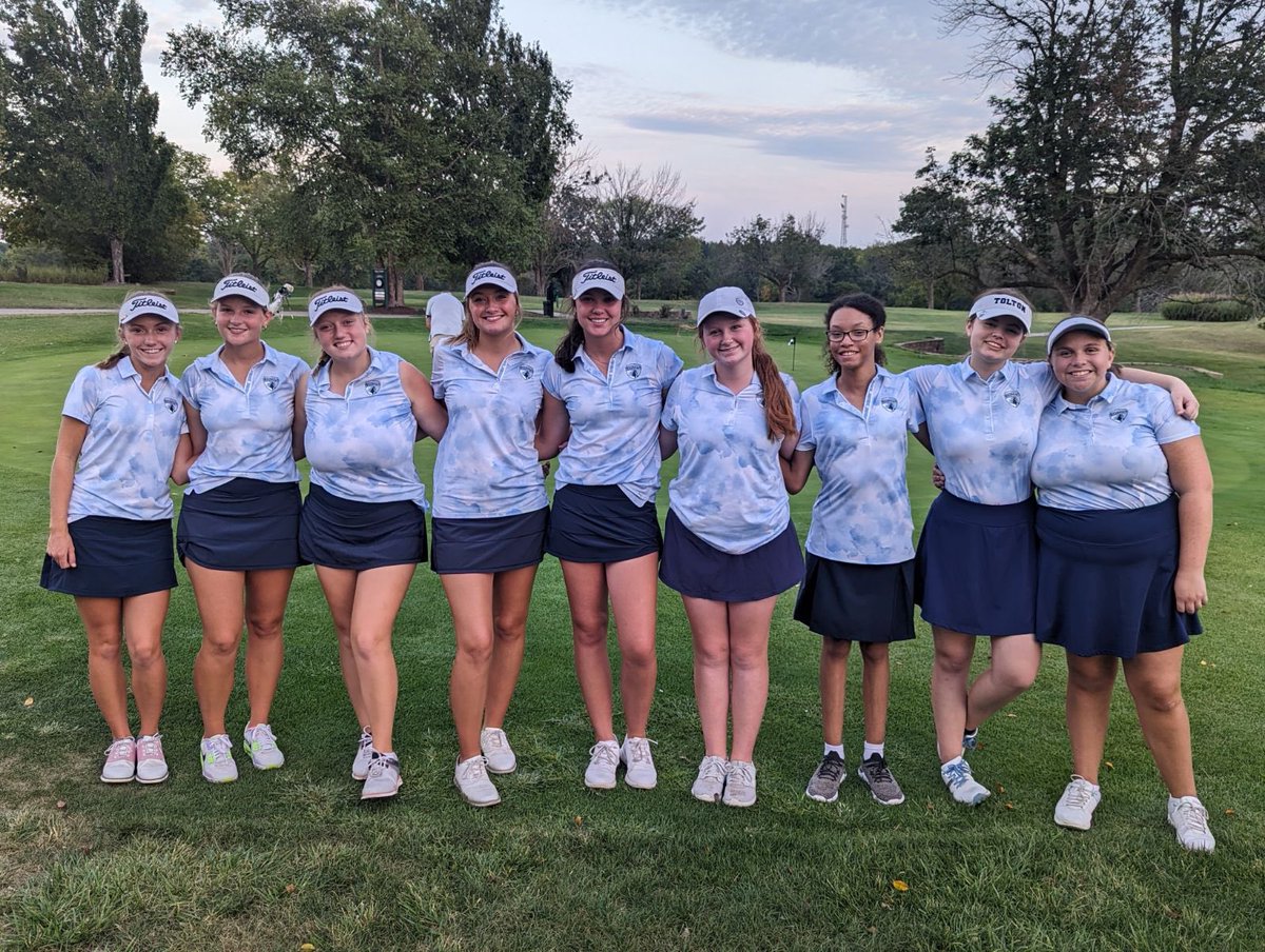Tolton Girls Golf team won their match today against Notre Dame at Lake of the Woods with a team score of 145! 
Kate was medalist today with 32(-3) !
Great job today!