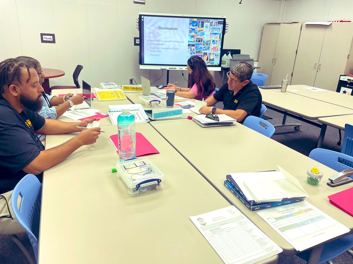 RGE_Rangers's tweet image. A family that plans together, SUCCEEDS TOGETHER✨!!! #RGEfamily #SuccessNothingLess @rhondamason14  @wendynunezae @carloslewisjr     @barreratweets   @drkwabena   @olverafbisd    @fortbendisd @fortbendliteracy @rgomezedu @1stLudy @1ntervention1st @txreading_diva @AZamora9213