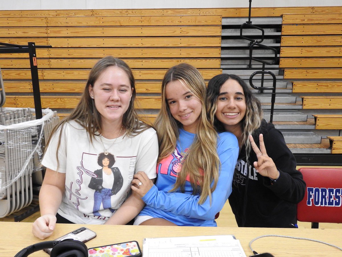 thefalcongrind's tweet photo. A few more pics from last nights volleyball game..  @FHH_FalconFury https://t.co/Ug43Wokze0