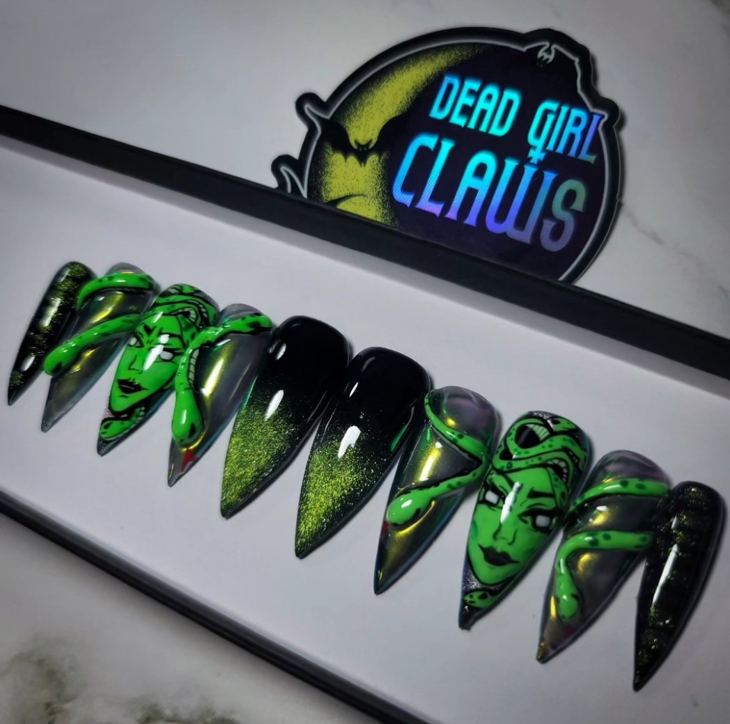 LIVING DEAD MAKEUP tweet media