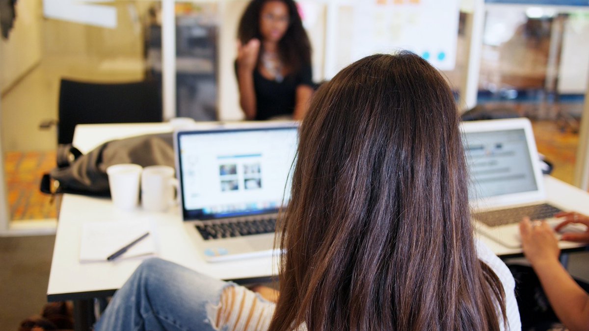 call_ottoit's tweet image. ☁️ Embrace innovation, scale effortlessly, and witness business growth like never before. Experience cloud benefits that go beyond the horizon! 🌐🚀

hubs.la/Q020lZ-y0 

#CloudAdvantages #InnovativeSolutions #BusinessGrowth #EfficiencyBoost #TechEmpowerment