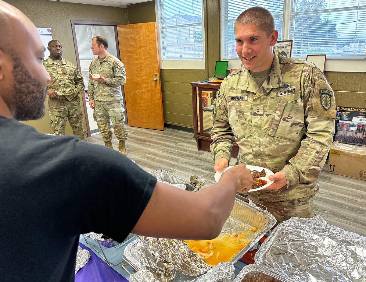 3rdSFAB's tweet photo. September is Suicide Prevention and Awareness Month and we held a fellowship lunch dedicated to broadcasting the message that help, hope, and healing are available. Military Crisis line: https://t.co/7XglFPtLzk
Army Suicide Prevention Program: https://t.co/vvcY3eEfCZ
#BeThere https://t.co/Z7SvRmVswX