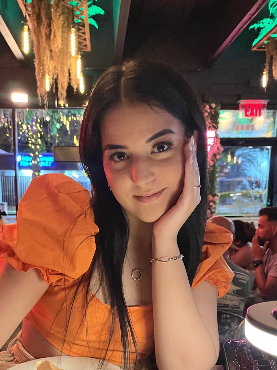 melissa_la_fe's tweet photo. 🧡 https://t.co/7d5fH4zrJ6