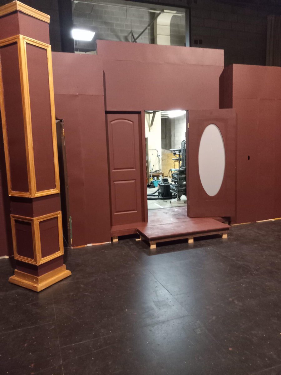 MrsK_DDE's tweet photo. Look at our beautiful set! “Clue” opens next weekend!  #ddedrama  #DDexcellence https://t.co/FEjPY5vDZj