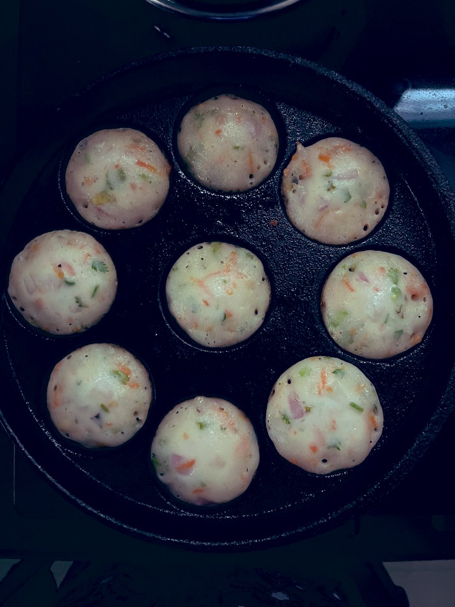 siddidatri's tweet image. ~ಪಡ್ಡು ಮಂಡಲ ~

Making sure that the morning sunlight reaches my breakfast 😃