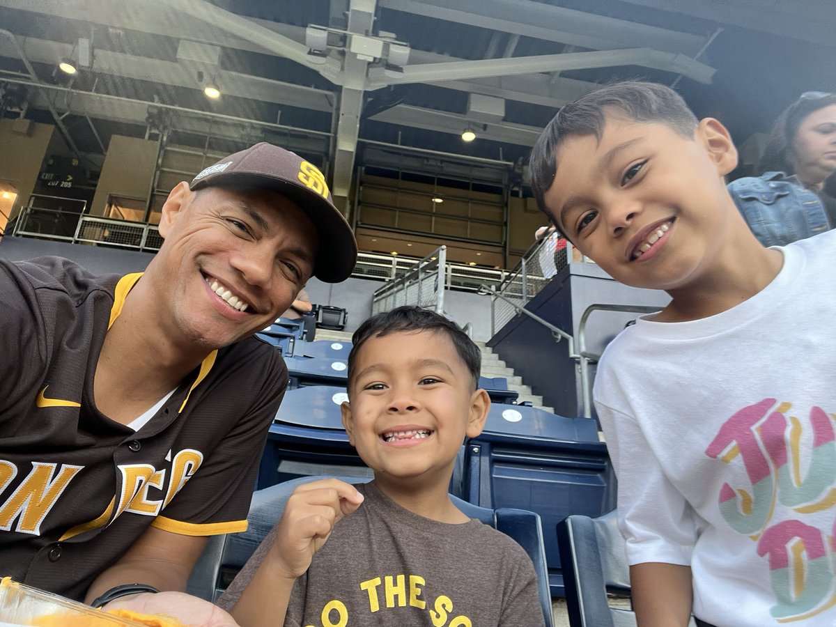 PuPeing's tweet photo. #BringTheGold https://t.co/YV89ScOxMW