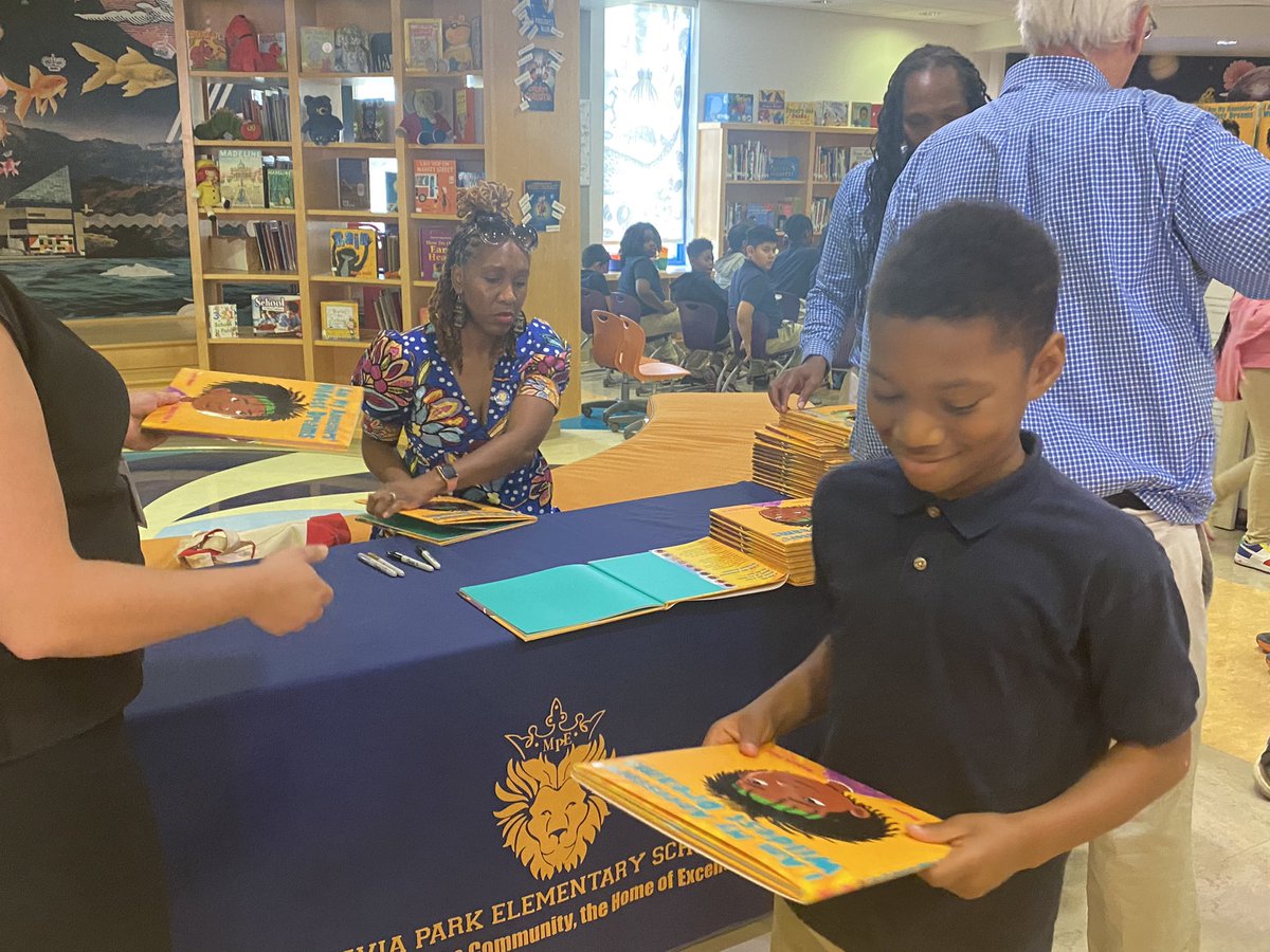 cmbradybrooks's tweet photo. 📖💙🦁 Today, some of our @moraviapark_105 2nd &amp; 5th graders participated in meeting &amp; hearing, author, Tanisia Moore, read her new children’s book that was released today, “I Am My Ancestors' Wildest Dreams.” Each student received a signed copy 📖💙🦁@BaltCitySchools https://t.co/BOWh3ZEDTJ