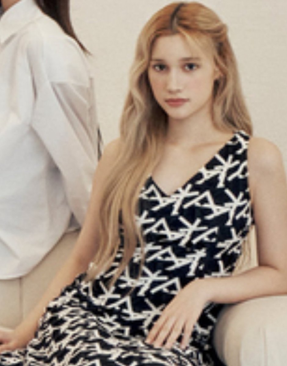 bahiyyihub's tweet photo. [#HUENING_BAHIYYIH] 230920

Hiyyih for "Singles Magazine"

#HUENINGBAHIYYIH #휴닝바히에 #케플러_휴닝바히에 #ヒュニンバヒエ https://t.co/F0Q57iKE3z